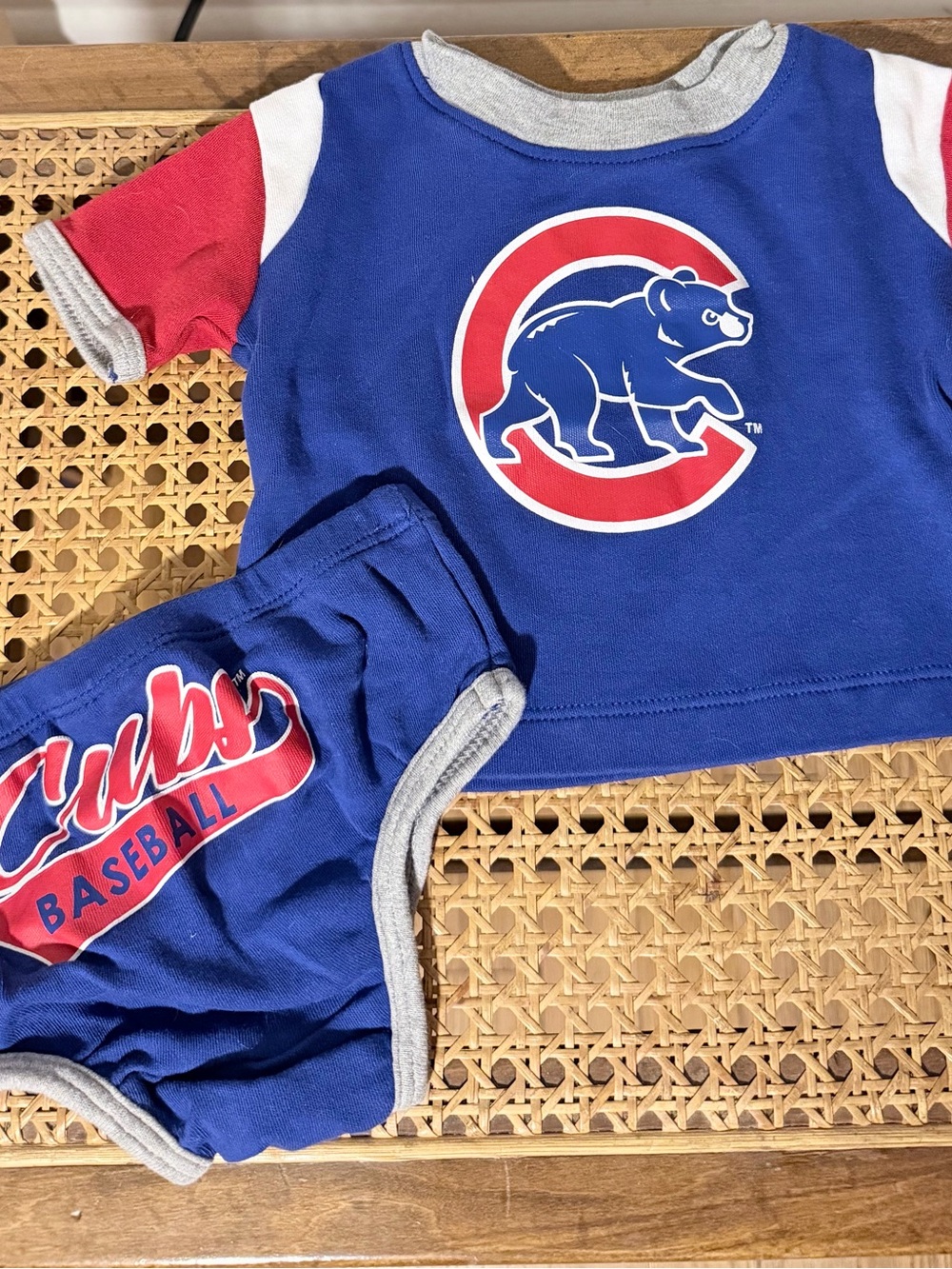 Chicago Cubs Baby Two-Piece Outfit - Blue & Red, 3/6 months